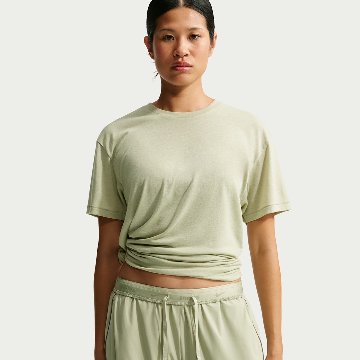 NIKE公式】 レディース グリーン トップス & Tシャツ【ナイキ公式通販】